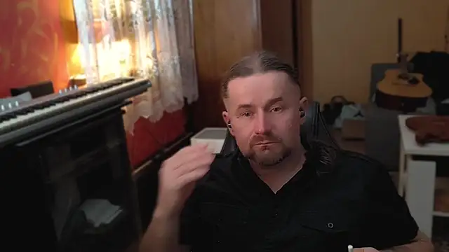 Mosiadz1975 online show from 15, 2, 2025