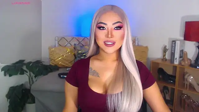 HugeCock Savanna online show from 13, 11, 2025