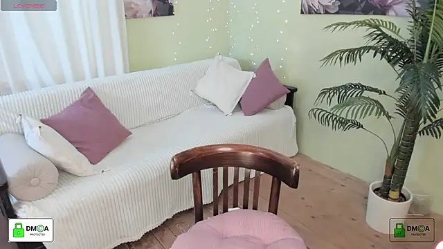 Snapshot of Queenymel chatting on 22, 2, 2026 Queenymel online show from 22, 2, 2026