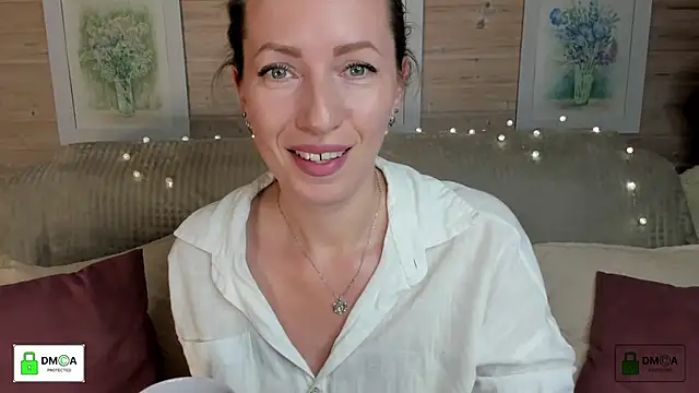 Queenymel online show from 2, 10, 2025