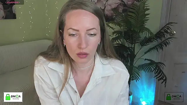 Queenymel online show from 15, 4, 2026