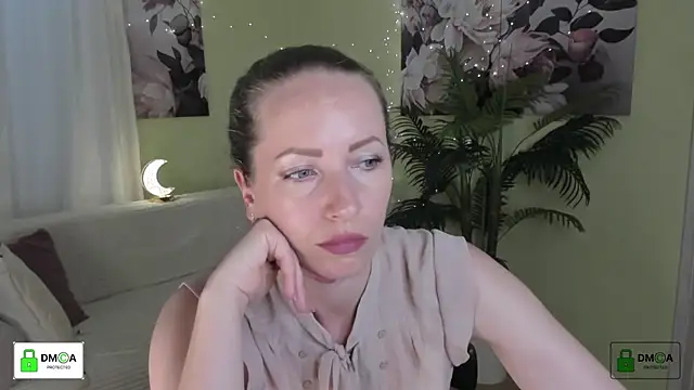 Snapshot of Queenymel chatting on 16, 7, 2026 Queenymel online show from 16, 7, 2026