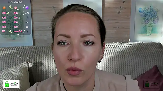 Queenymel online show from 1, 10, 2025