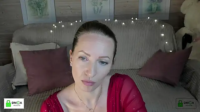 Queenymel online show from 24, 10, 2025