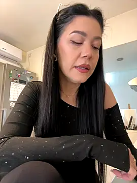 Snapshot of denise_k chatting on 26, 10, 2025 denise k online show from 26, 10, 2025