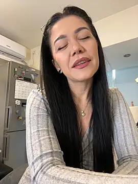 Snapshot of denise_k chatting on 11, 11, 2025 denise k online show from 11, 11, 2025