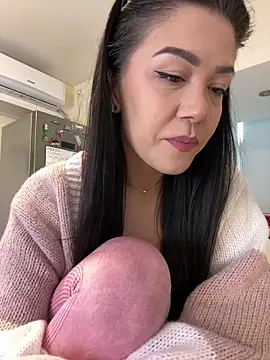 Snapshot of denise_k chatting on 7, 10, 2025 denise k online show from 7, 10, 2025