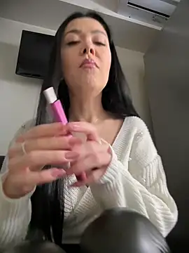 Snapshot of denise_k chatting on 6, 1, 2025 denise k online show from 6, 1, 2025