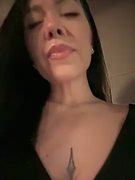 Snapshot of denise_k chatting on 31, 1, 2025 denise k online show from 31, 1, 2025