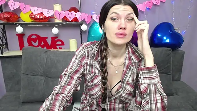 Snapshot of MilaLoona chatting on 13, 2, 2025 MilaLoona online show from 13, 2, 2025