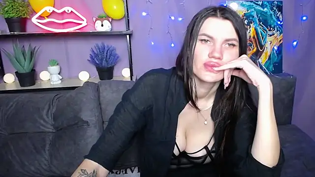 Snapshot of MilaLoona chatting on 23, 1, 2025 MilaLoona online show from 23, 1, 2025