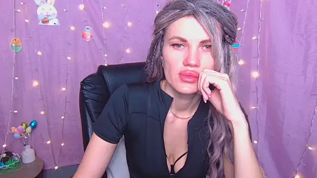 MilaLoona online show from 10, 4, 2026