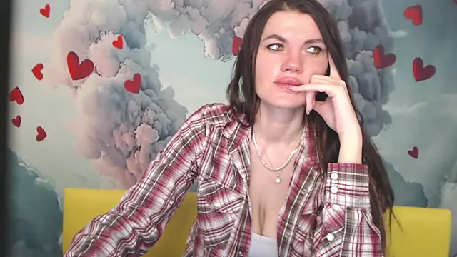 Snapshot of MilaLoona chatting on 1, 3, 2025 MilaLoona online show from 1, 3, 2025