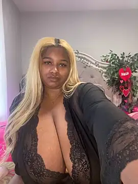 Snapshot of BigFineSelena chatting on 6, 2, 2025 BigFineSelena online show from 6, 2, 2025