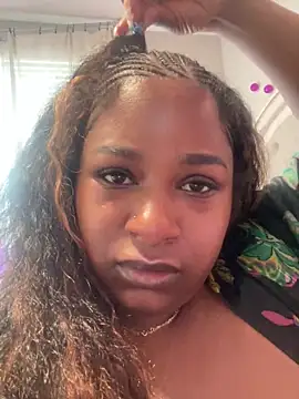 BigFineSelena online show from 25, 5, 2026