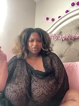 BigFineSelena online show from 11, 4, 2026