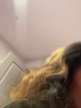 BigFineSelena online show from 17, 3, 2026