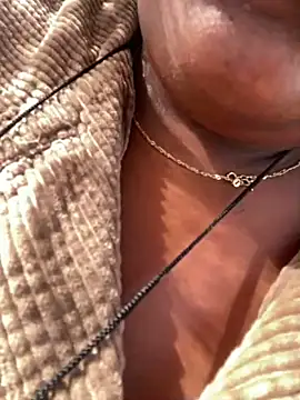 BigFineSelena online show from 12, 4, 2026