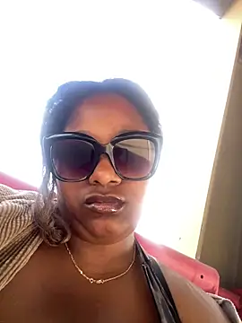 BigFineSelena online show from 15, 4, 2026