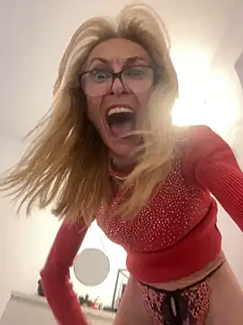 Snapshot of adella13 chatting on 22, 12, 2024 adella13 online show from 22, 12, 2024