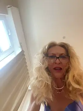 Snapshot of adella13 chatting on 9, 1, 2025 adella13 online show from 9, 1, 2025