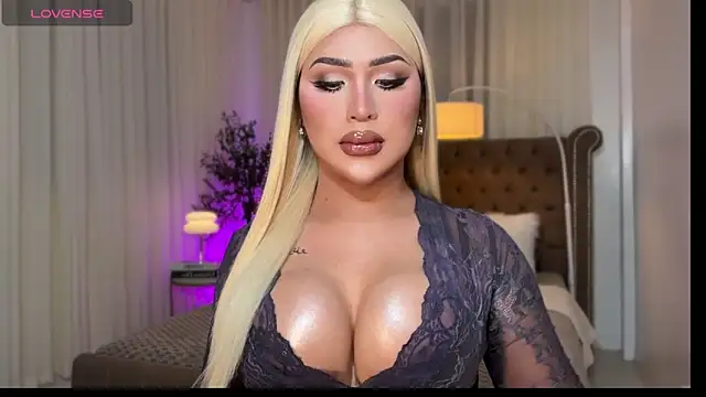 Your Majesty Tyra online show from 15, 11, 2025