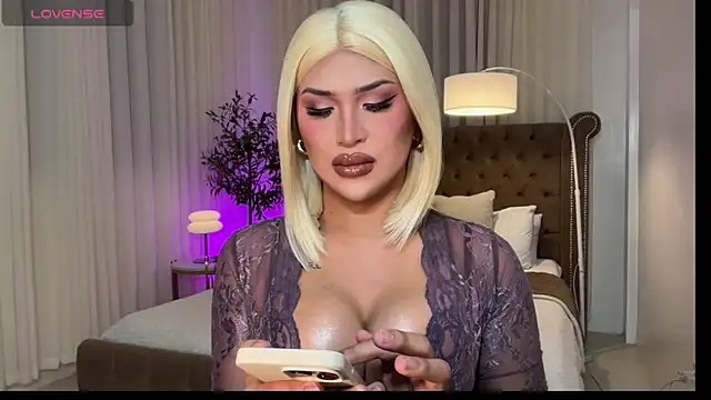 Your Majesty Tyra online show from 4, 5, 2026