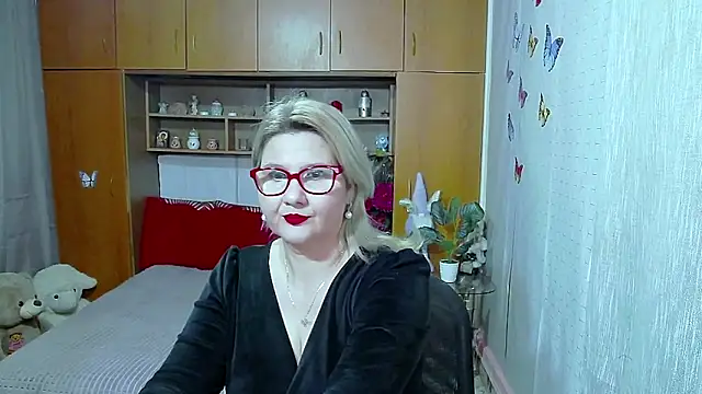 LucilleFenlys online show from 18, 5, 2026