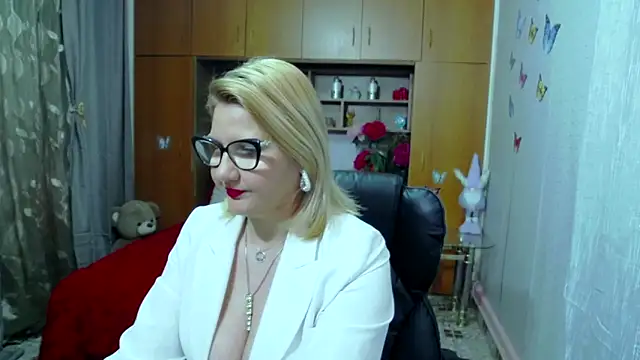 LucilleFenlys online show from 11, 2, 2025