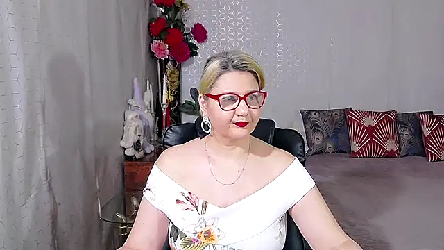 Snapshot of LucilleFenlys chatting on 11, 2, 2026 LucilleFenlys online show from 11, 2, 2026