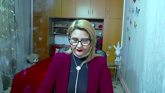 LucilleFenlys online show from 31, 1, 2025