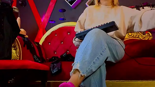 Snapshot of PerlaDivaio chatting on 15, 10, 2025 PerlaDivaio online show from 15, 10, 2025