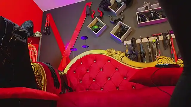 Snapshot of PerlaDivaio chatting on 3, 10, 2025 PerlaDivaio online show from 3, 10, 2025