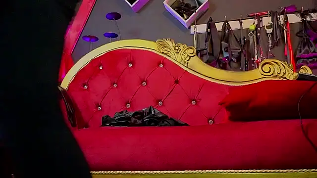 Snapshot of PerlaDivaio chatting on 25, 10, 2025 PerlaDivaio online show from 25, 10, 2025