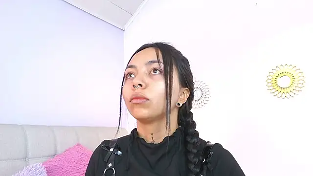 miss soffi  online show from 13, 3, 2026