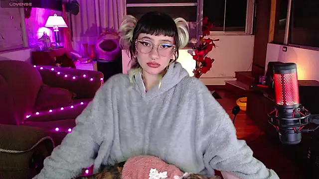 Aquamarinebubble online show from 4, 12, 2024