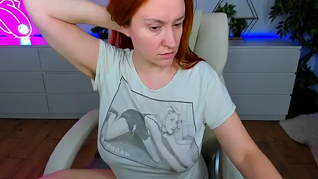 Kamilla Hot online show from 7, 11, 2025