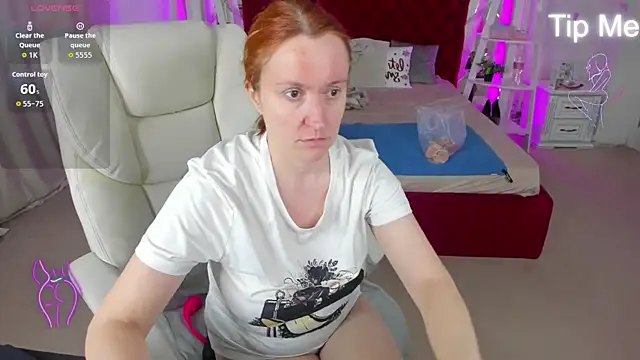 Kamilla Hot online show from 9, 7, 2026