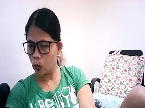 pinay milfxx online show from 8, 11, 2025