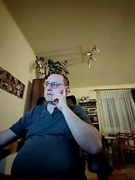 Stevie Little online show from 9, 2, 2025