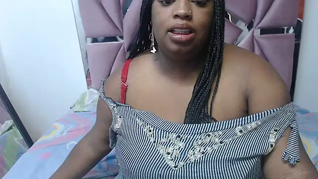 Snapshot of morenahott1 chatting on 4, 10, 2025 morenahott1 online show from 4, 10, 2025