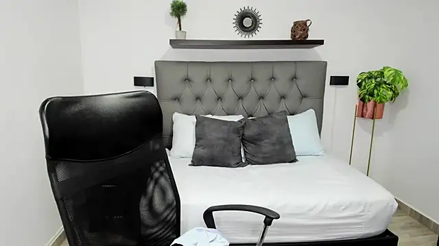 Snapshot of isabella_florez chatting on 3, 3, 2025 isabella florez online show from 3, 3, 2025