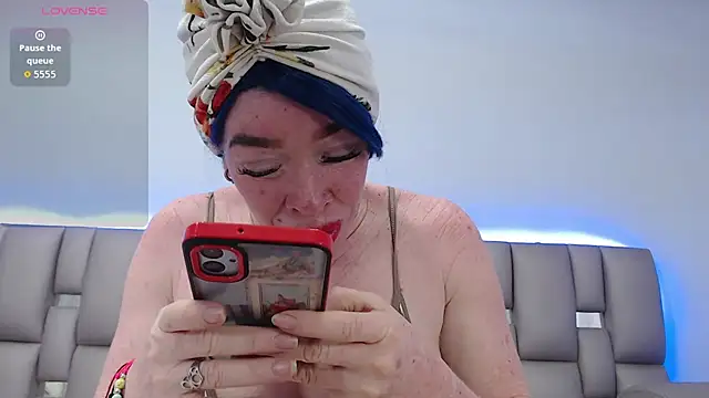 Kittywhiteass online show from 6, 1, 2026