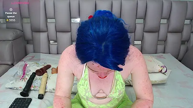 Snapshot of Kittywhiteass chatting on 6, 10, 2025 Kittywhiteass online show from 6, 10, 2025