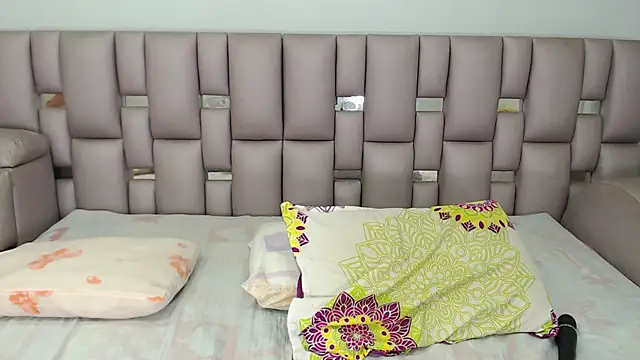 Snapshot of Kittywhiteass chatting on 21, 11, 2025 Kittywhiteass online show from 21, 11, 2025