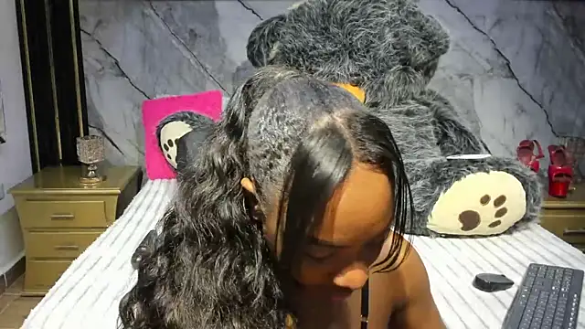 Snapshot of Niyirey1 chatting on 22, 11, 2025 Niyirey1 online show from 22, 11, 2025