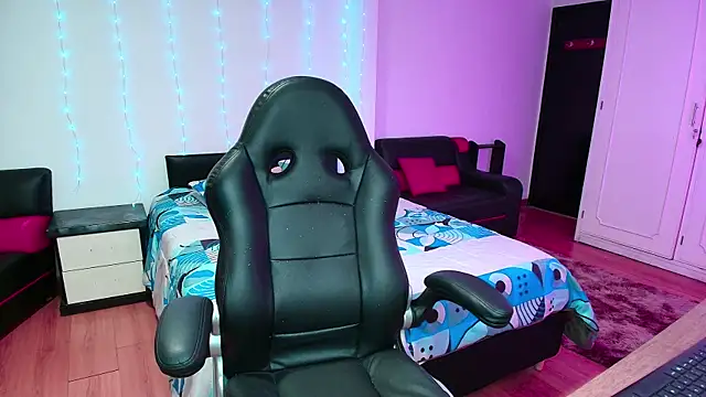 yesie hot online show from 2, 12, 2025