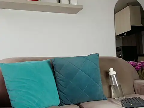 Snapshot of Robyn_Miller chatting on 21, 11, 2025 Robyn Miller online show from 21, 11, 2025