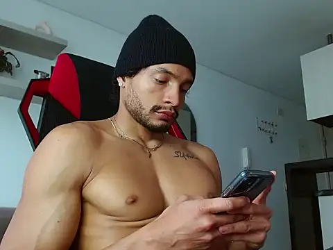 Snapshot of Robyn_Miller chatting on 18, 10, 2025 Robyn Miller online show from 18, 10, 2025