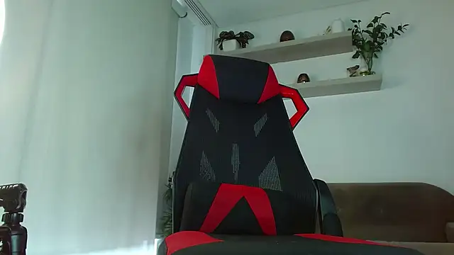 Snapshot of Robyn_Miller chatting on 12, 9, 2025 Robyn Miller online show from 12, 9, 2025